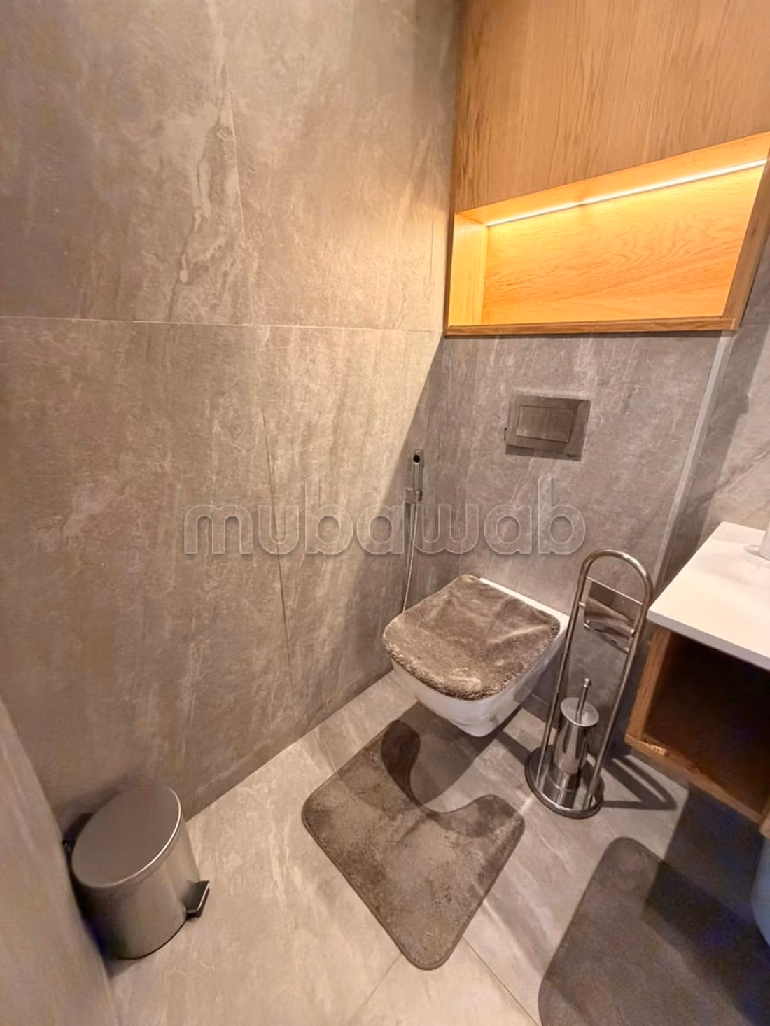 Studio nuovo completamente arredato