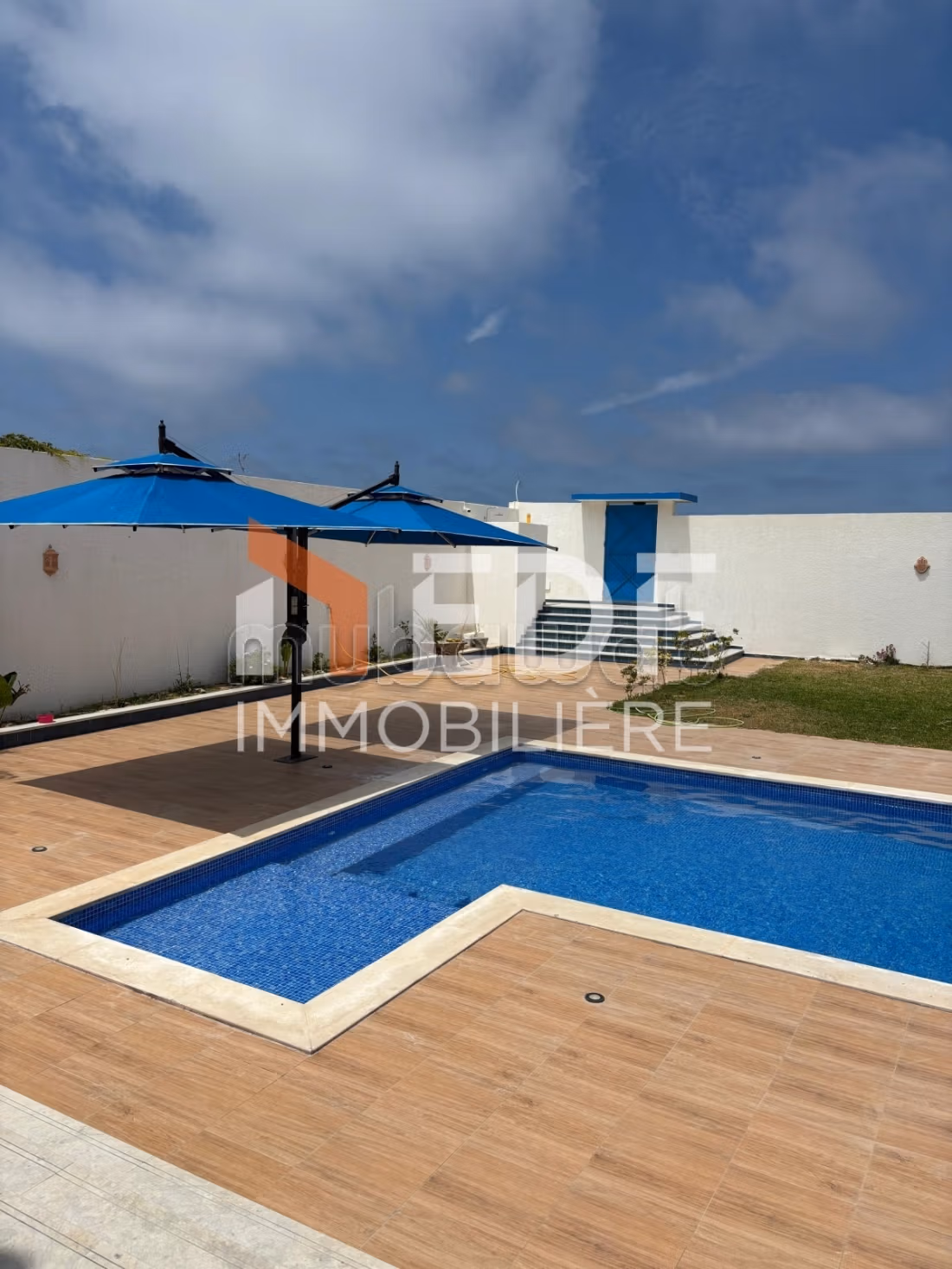 Villa d'exception pieds dans l'eau – ras jebel