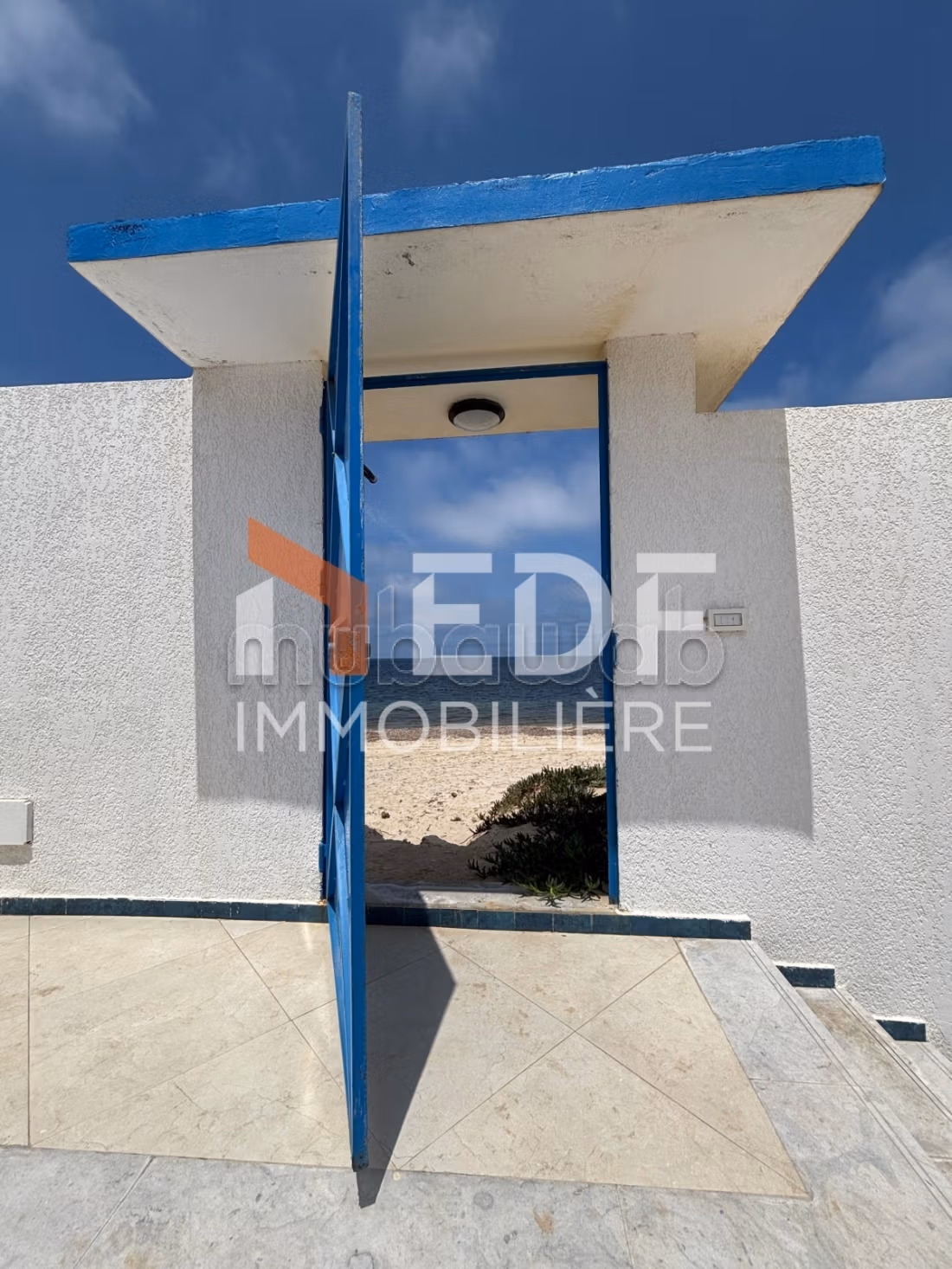 Villa d'exception pieds dans l'eau – ras jebel