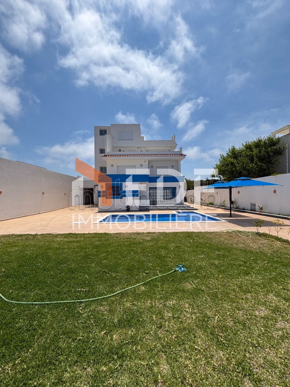 Villa d'exception pieds dans l'eau – ras jebel