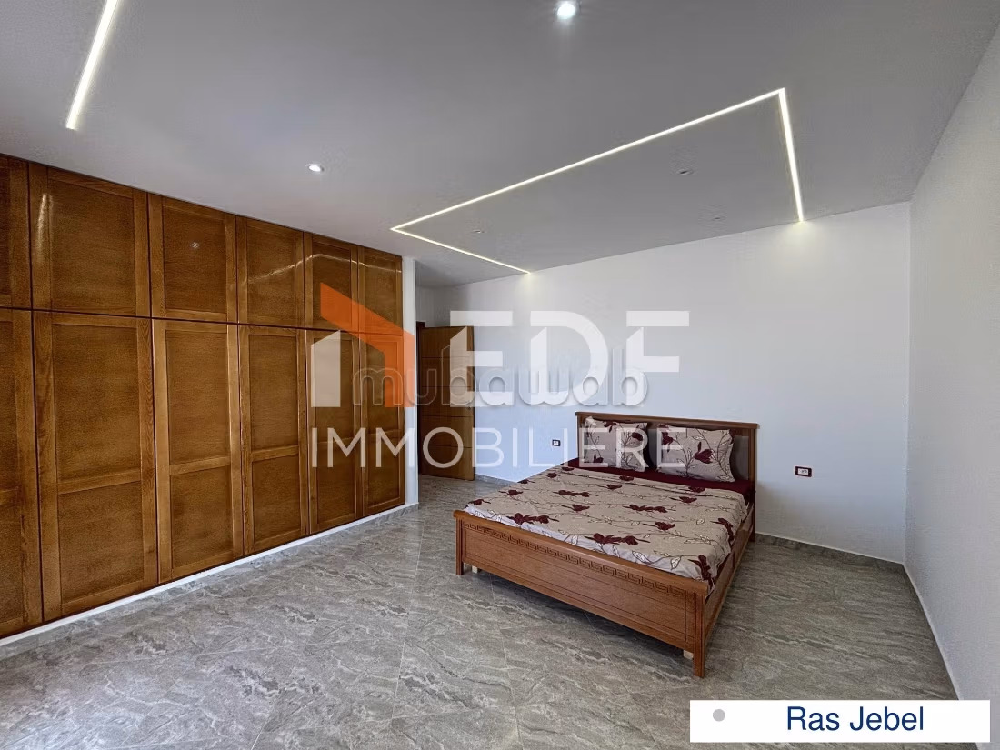 Villa d'exception pieds dans l'eau – ras jebel