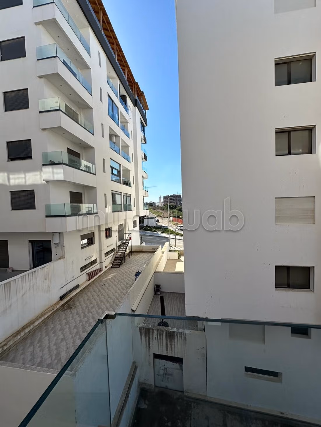 Bellissimo appartamento in vendita a Malabata. 3 camere incantevoli. Posti auto e un bellissimo giardino