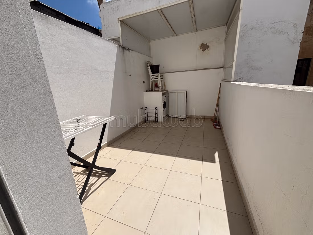 Very nice apartment for rent in Maârif.
Large area 50 m².
Well decorated