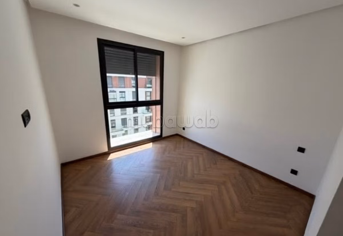 Superbe appartement vide à louer à CFC — 4