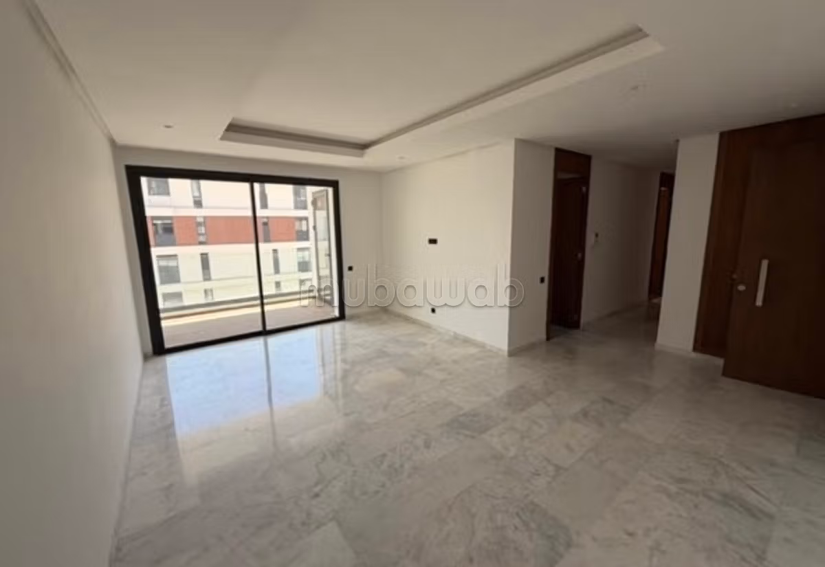 Superbe appartement vide à louer à CFC — 2