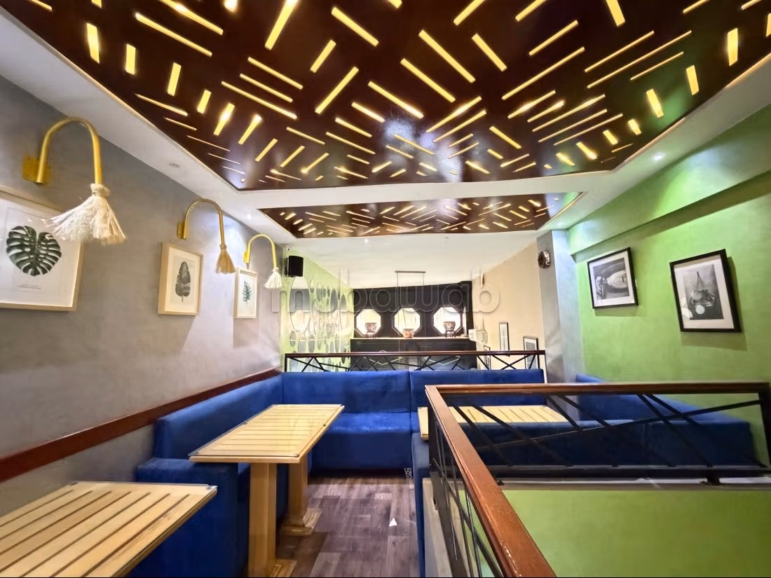 Restaurant à vendre pas de porte et mur, Surface de 220 m² à Marrakech 
Guéliz