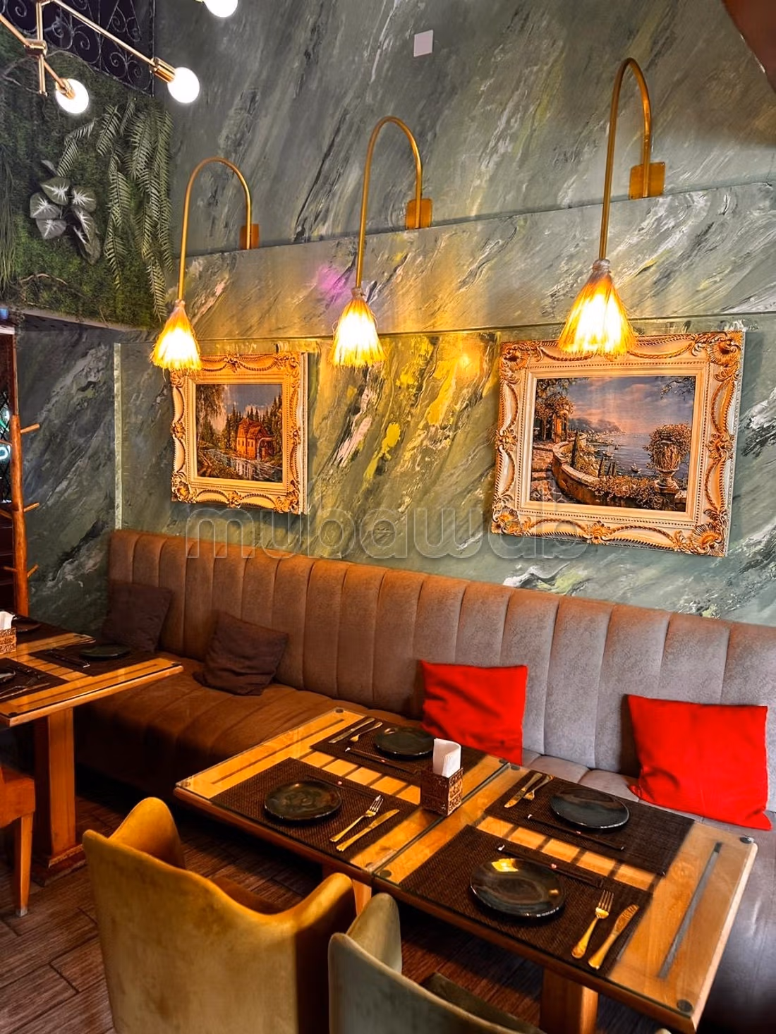 Restaurant à vendre pas de porte et mur, Surface de 220 m² à Marrakech 
Guéliz
