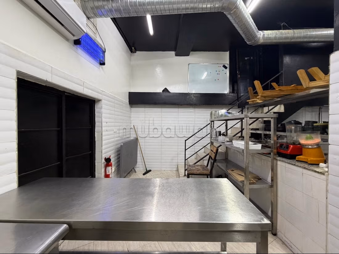 Restaurant à vendre pas de porte et mur, Surface de 220 m² à Marrakech 
Guéliz
