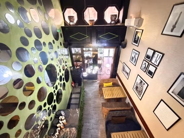 Restaurant à vendre pas de porte et mur, Surface de 220 m² à Marrakech 
Guéliz