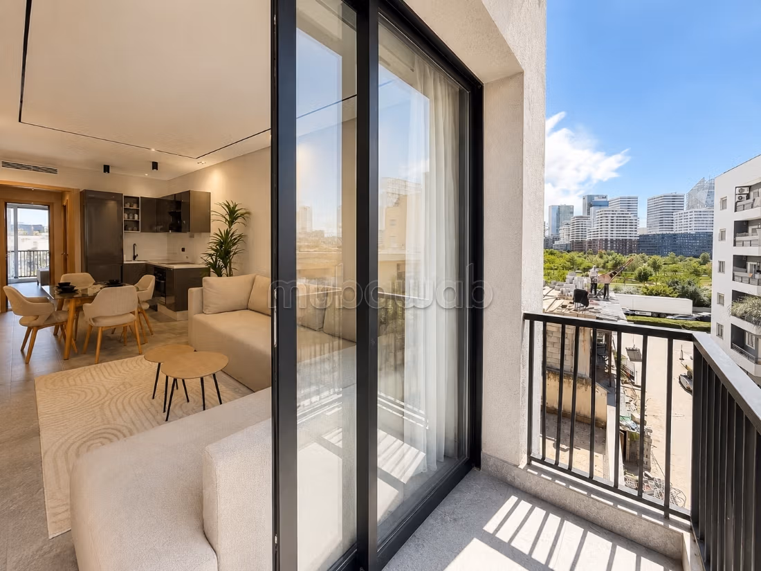 Large studio overlooking Anfa Park