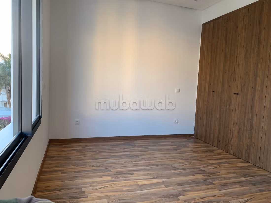 Excellent studio 52m, ensoleillé vide à louer — 4