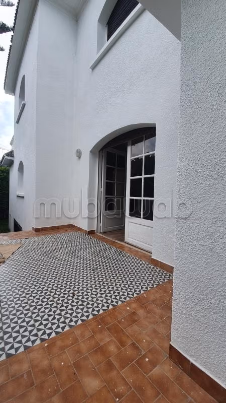 Magnifique villa à louer à Cil