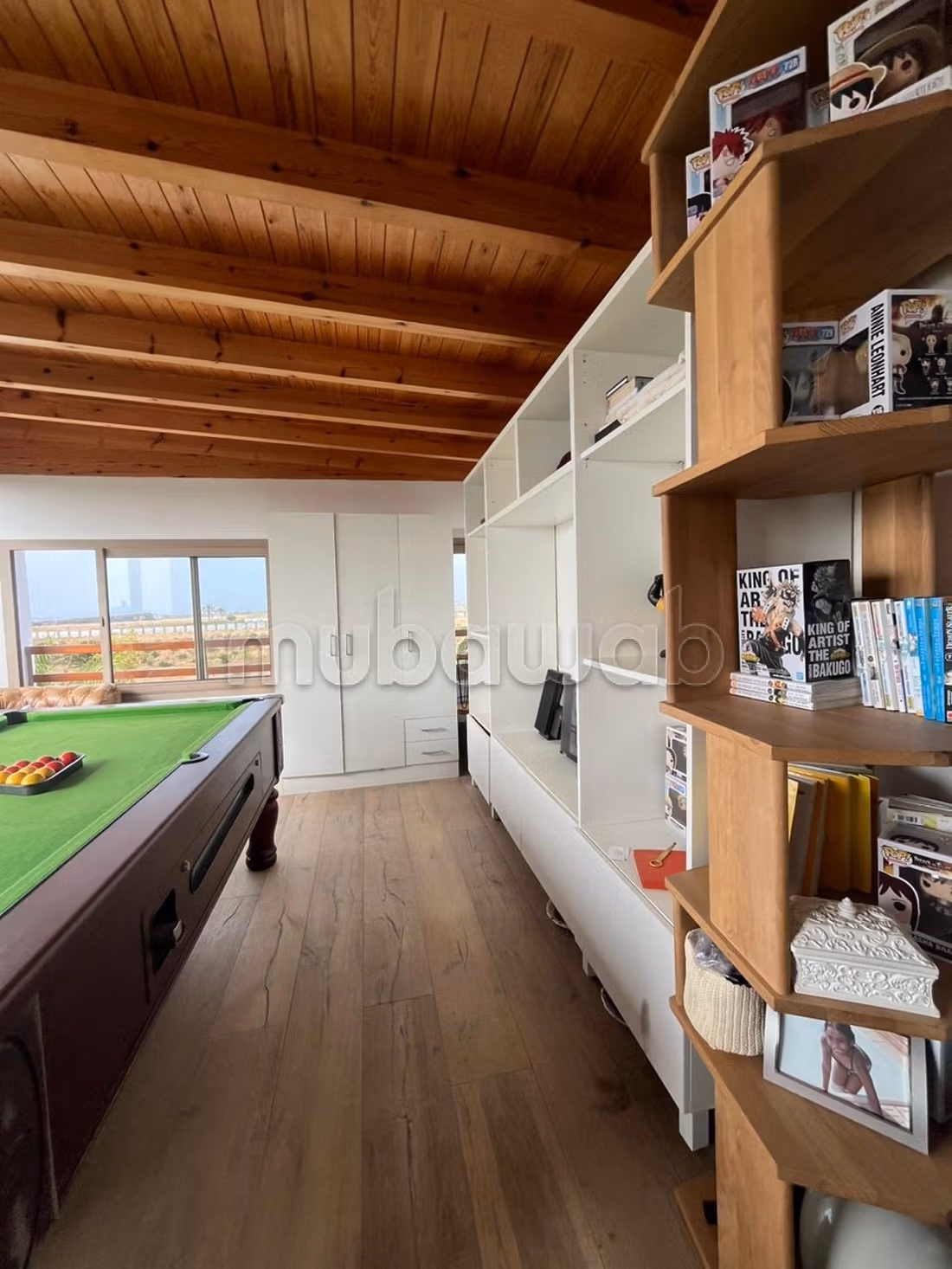 Maison de haut standing à vendre à Ain Diab Extension.
Surface totale 466 m².
Porte blindée, antenne parabolique