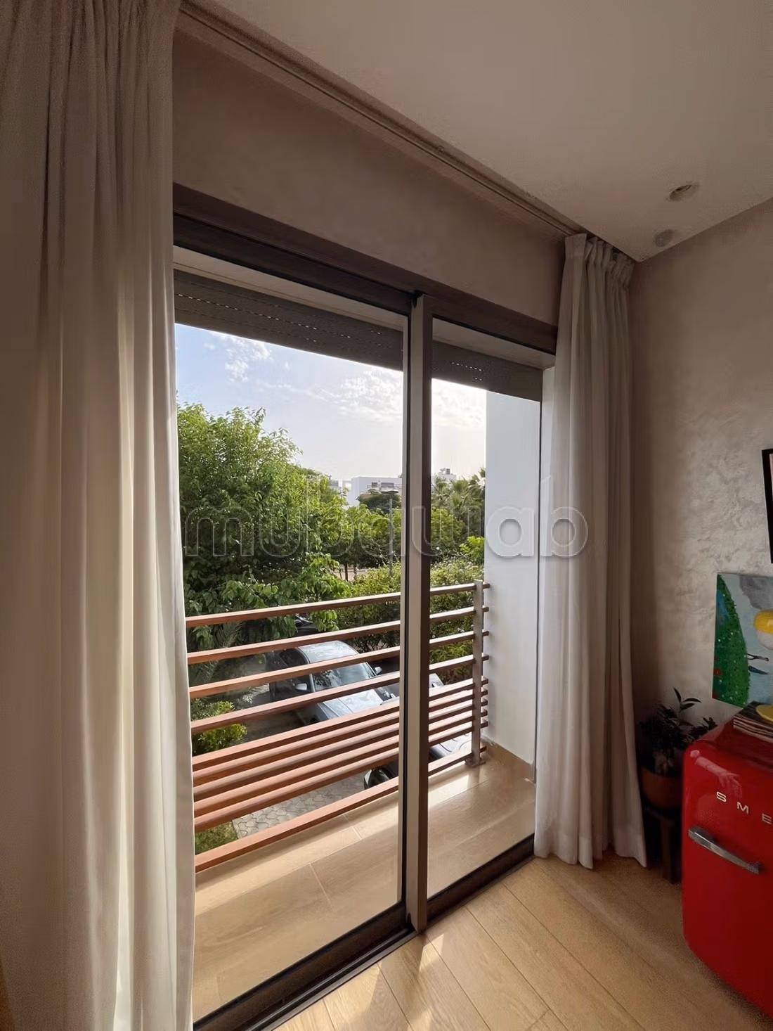 Maison de haut standing à vendre à Ain Diab Extension.
Surface totale 466 m².
Porte blindée, antenne parabolique