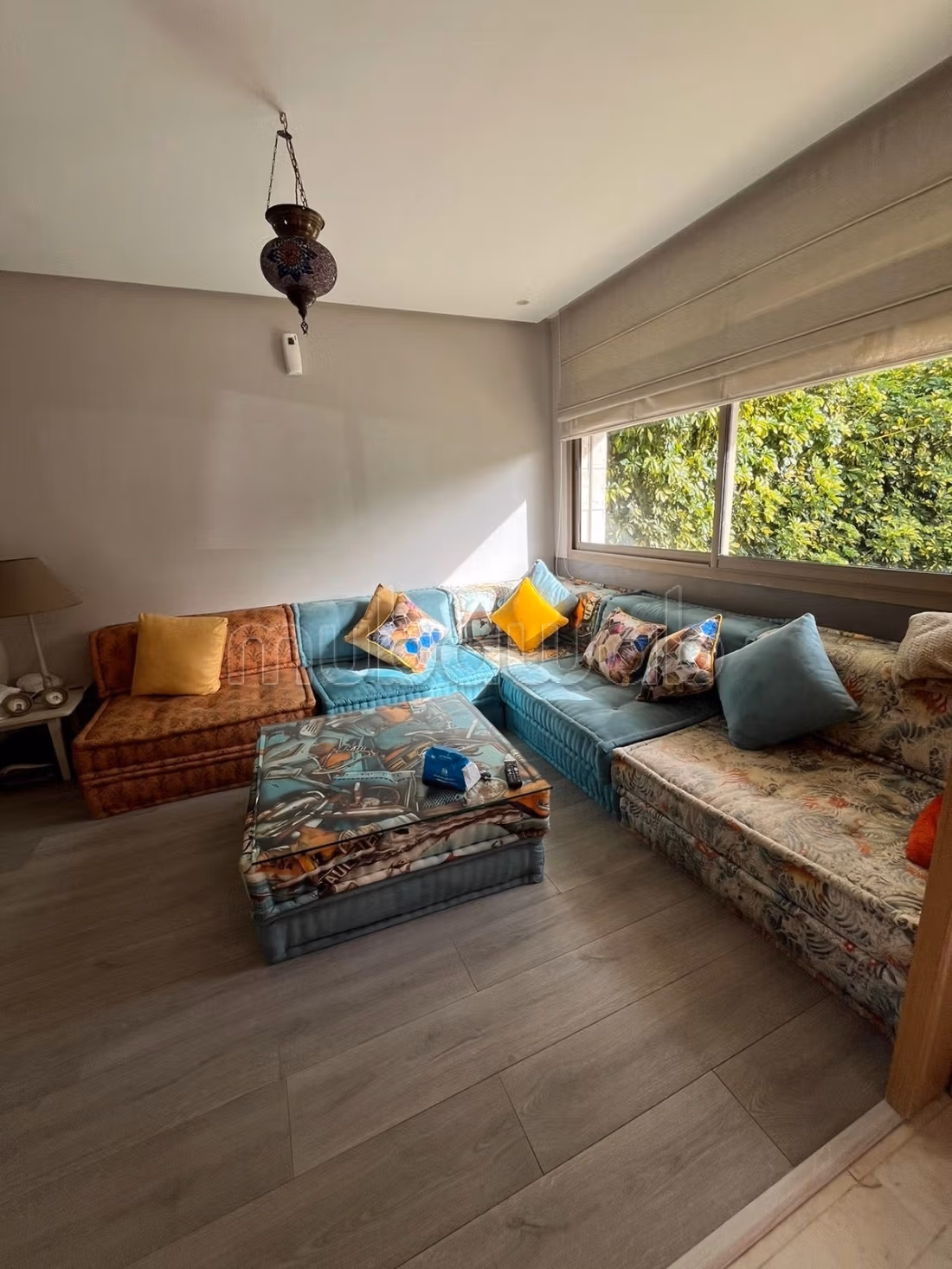 Maison de haut standing à vendre à Ain Diab Extension.
Surface totale 466 m².
Porte blindée, antenne parabolique