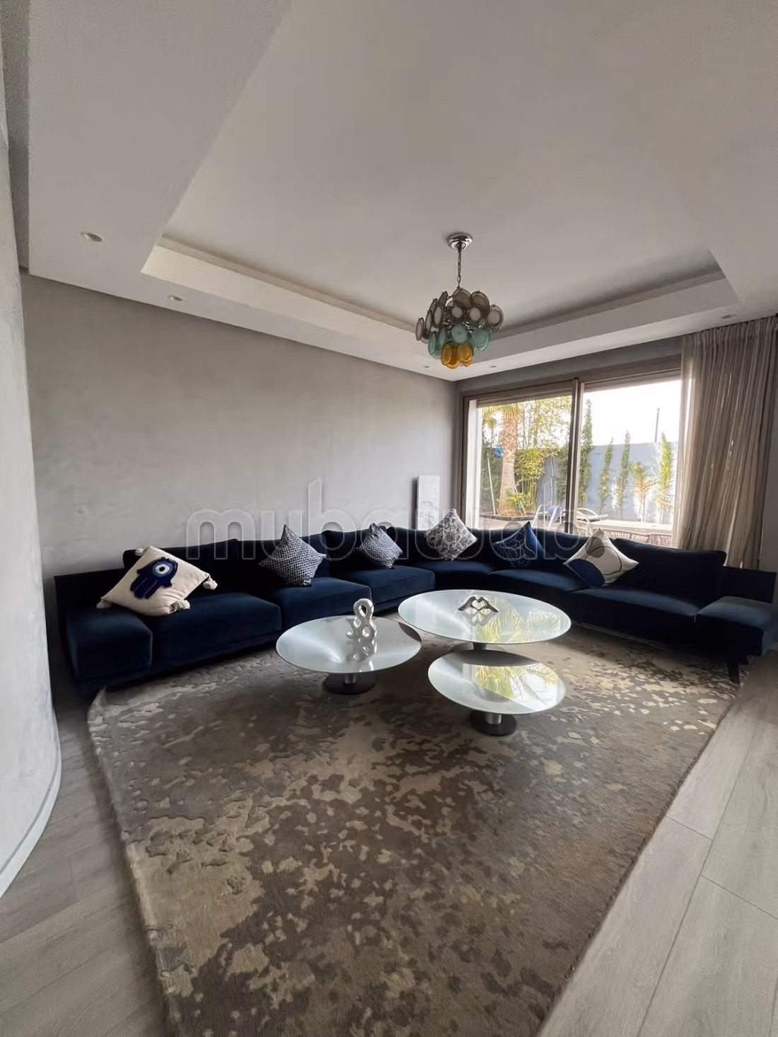 Maison de haut standing à vendre à Ain Diab Extension.
Surface totale 466 m².
Porte blindée, antenne parabolique