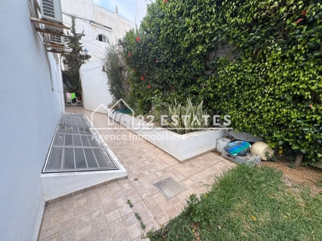 Rez de chaussée de villa S2 avec jardin à Sidi Bou Said