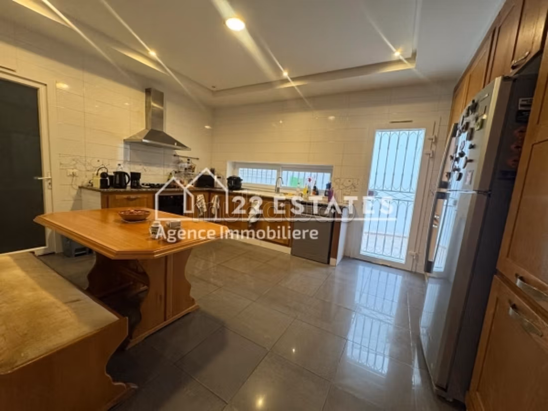 Rez de chaussée de villa S2 avec jardin à Sidi Bou Said