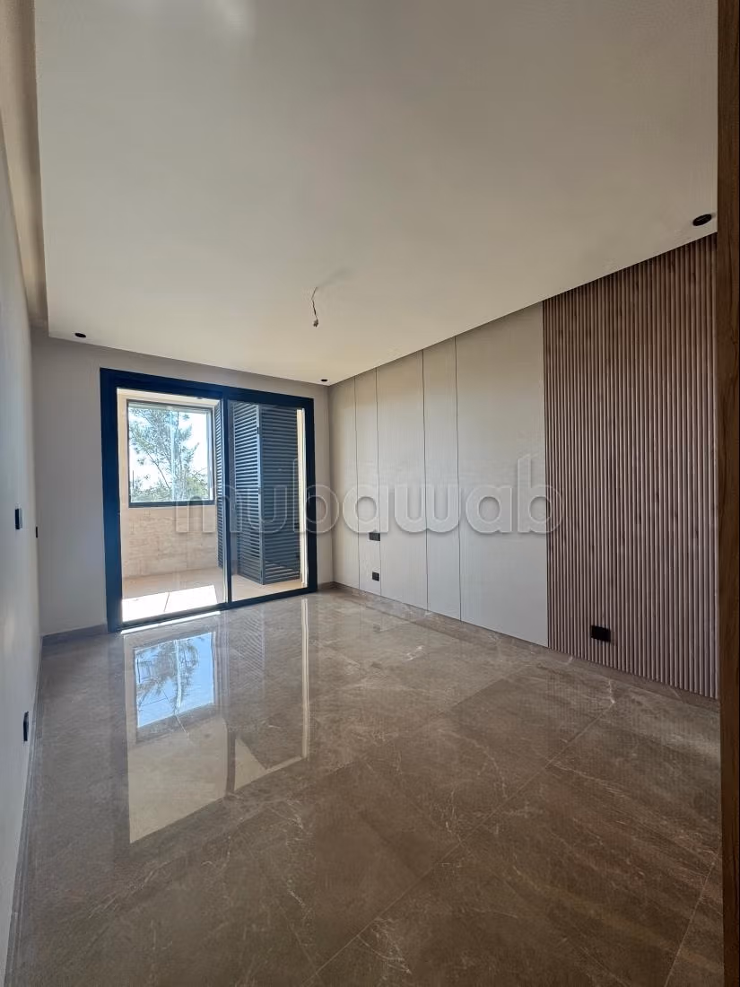 Bel appartement en location à Souissi.
Surface de 140 m².
Terrasse sans vis à vis