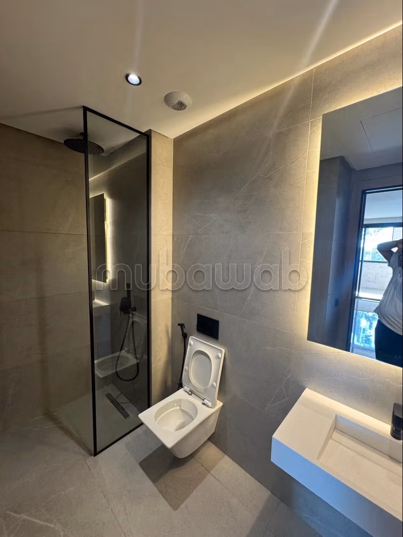 Bel appartement en location à Souissi.
Surface de 140 m².
Terrasse sans vis à vis