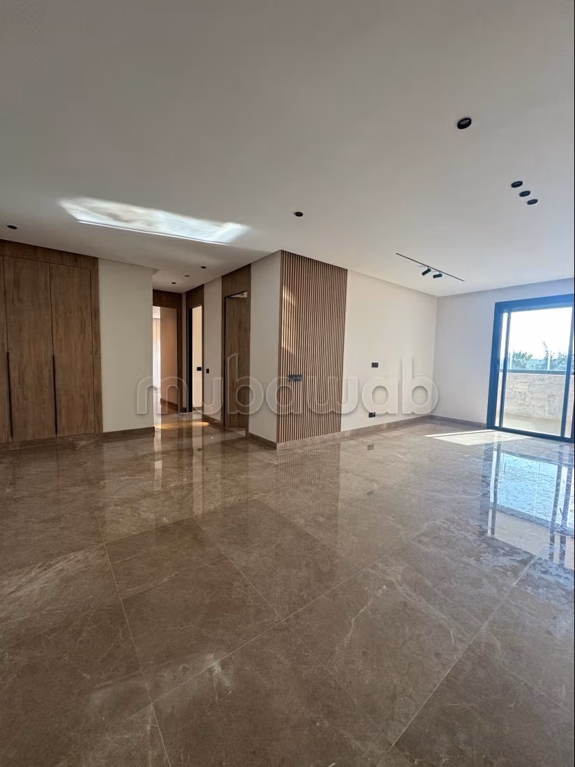 Bel appartamento in affitto a Souissi. Superficie di 140 m². Terrazza senza vista diretta
