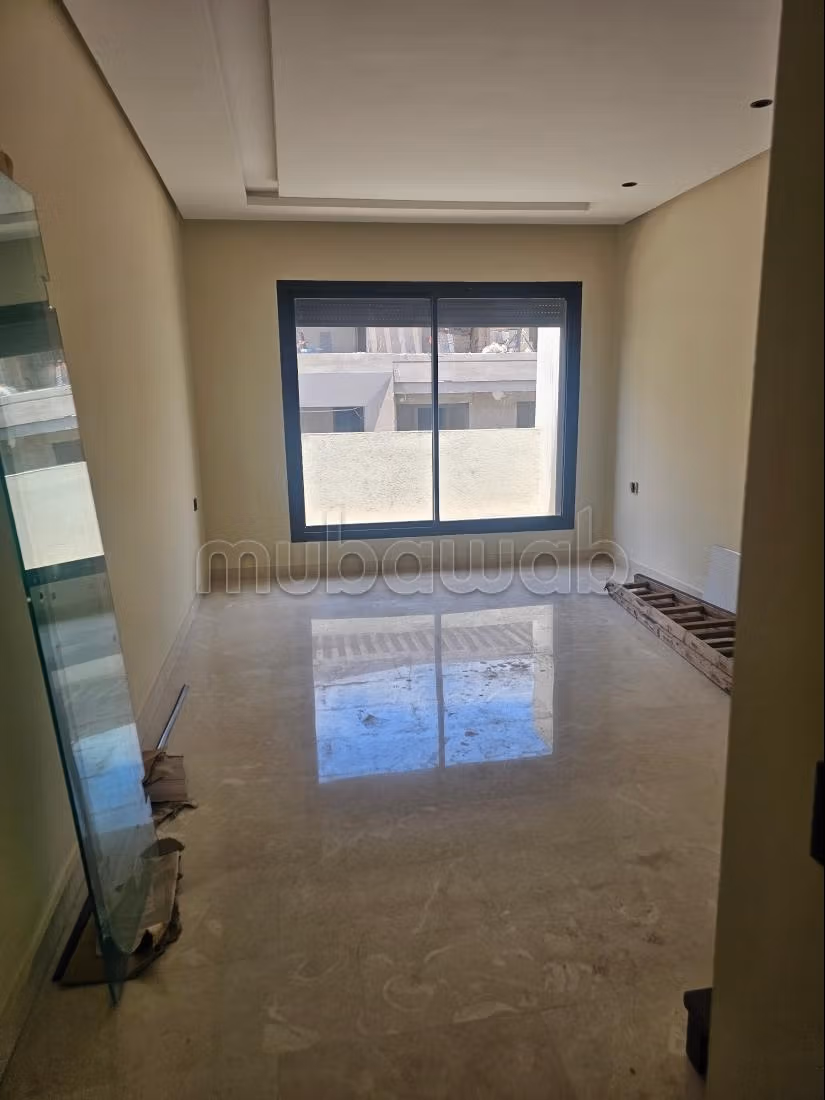 Superbe appartement à louer à Ferme Bretonne Hay Arraha.
Superficie 100 m².
Avec ascenseur et terrasse — 2