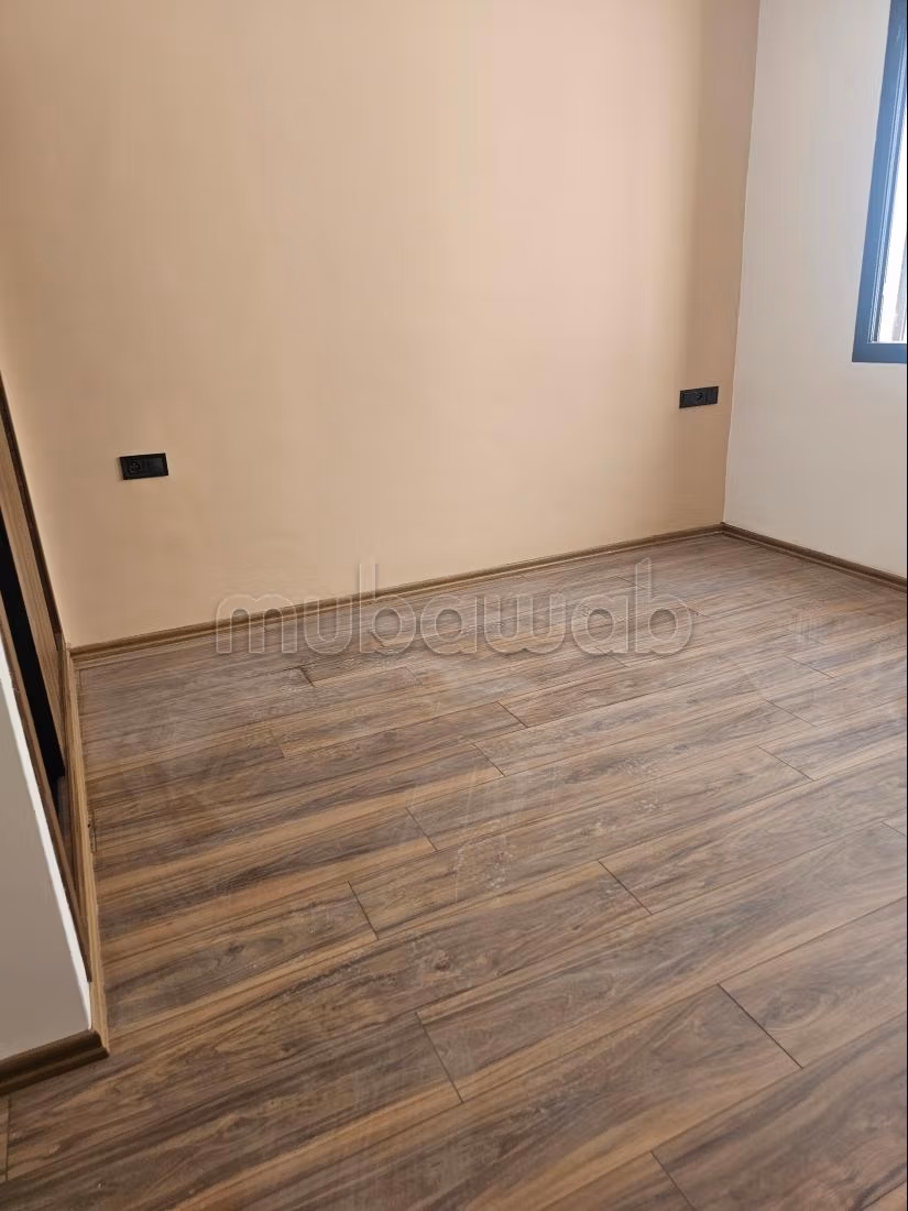 Superbe appartement à louer à Ferme Bretonne Hay Arraha.
Superficie 100 m².
Avec ascenseur et terrasse — 3