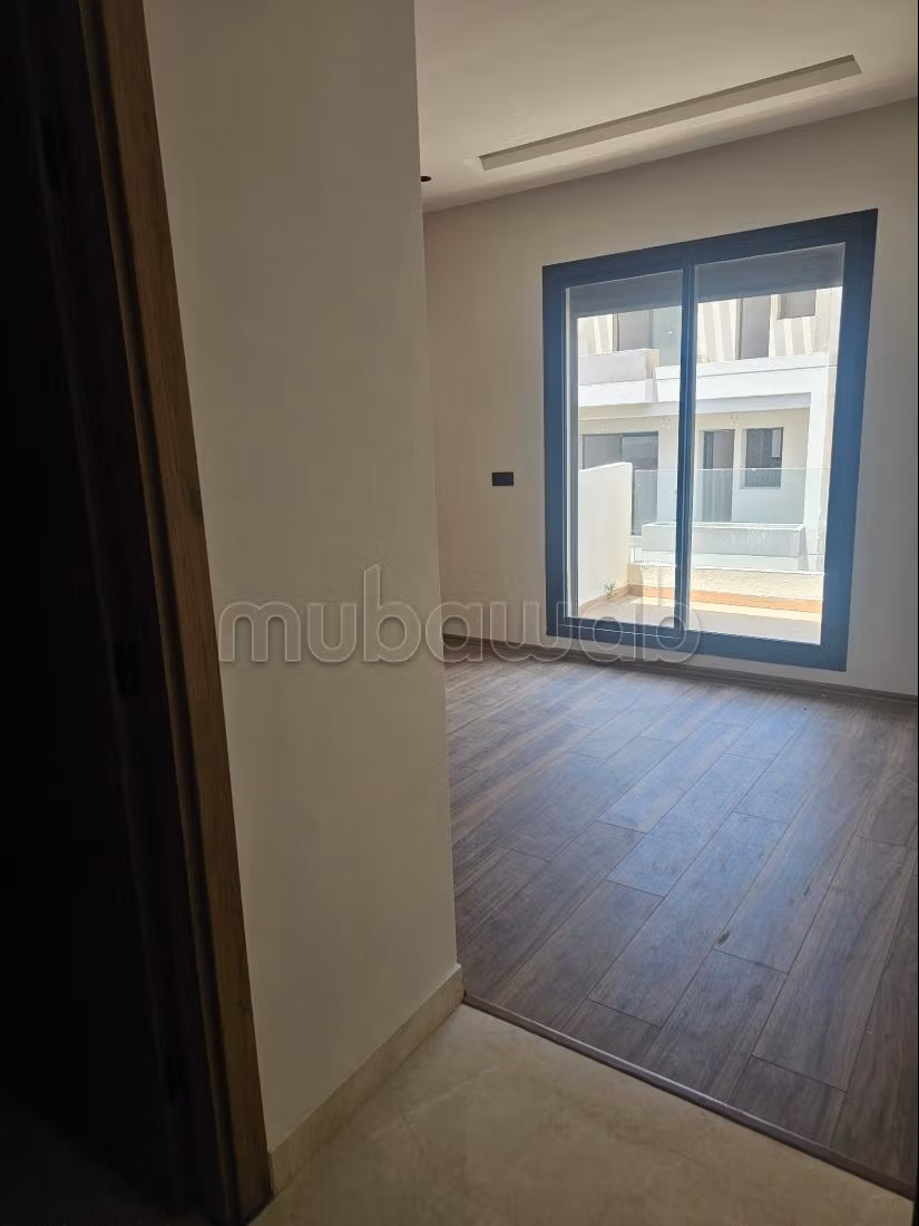Superbe appartement à louer à Ferme Bretonne Hay Arraha.
Superficie 100 m².
Avec ascenseur et terrasse — 5