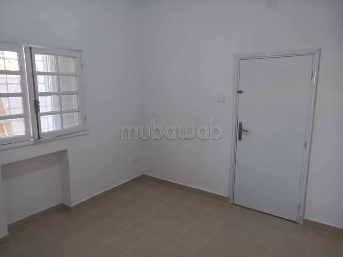 Bel appartement en location à El Mourouj 2.2 chambres. Grand balcon
