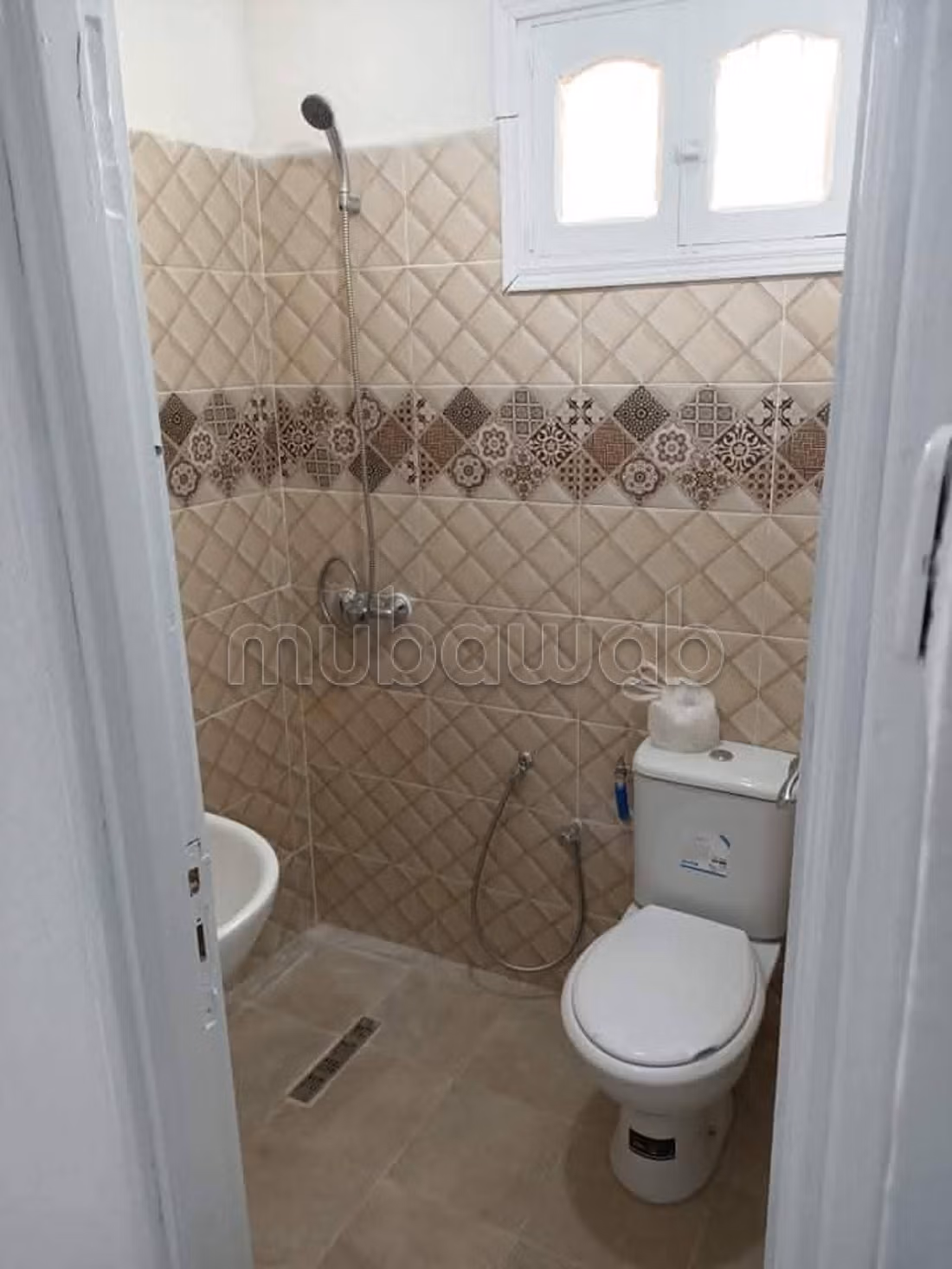 Bel appartement en location à El Mourouj 2.2 chambres. Grand balcon