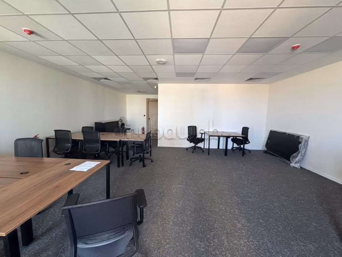 Oficina Prime de 70 M² Amueblada y Equipada Nueva