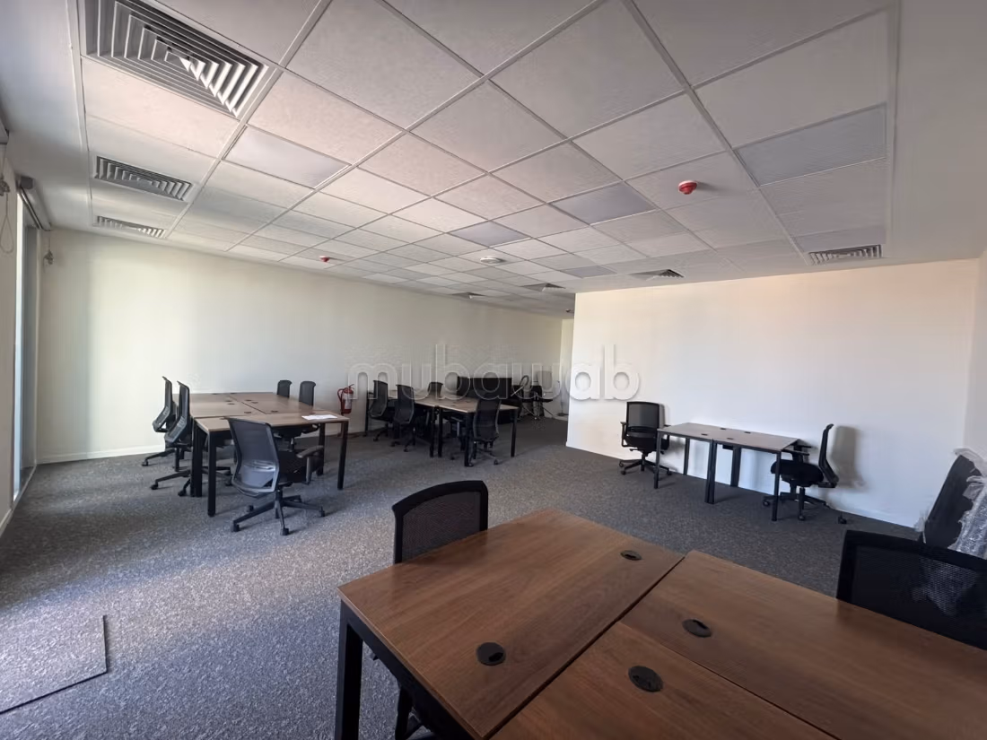 Oficina Prime de 70 M² Amueblada y Equipada Nueva