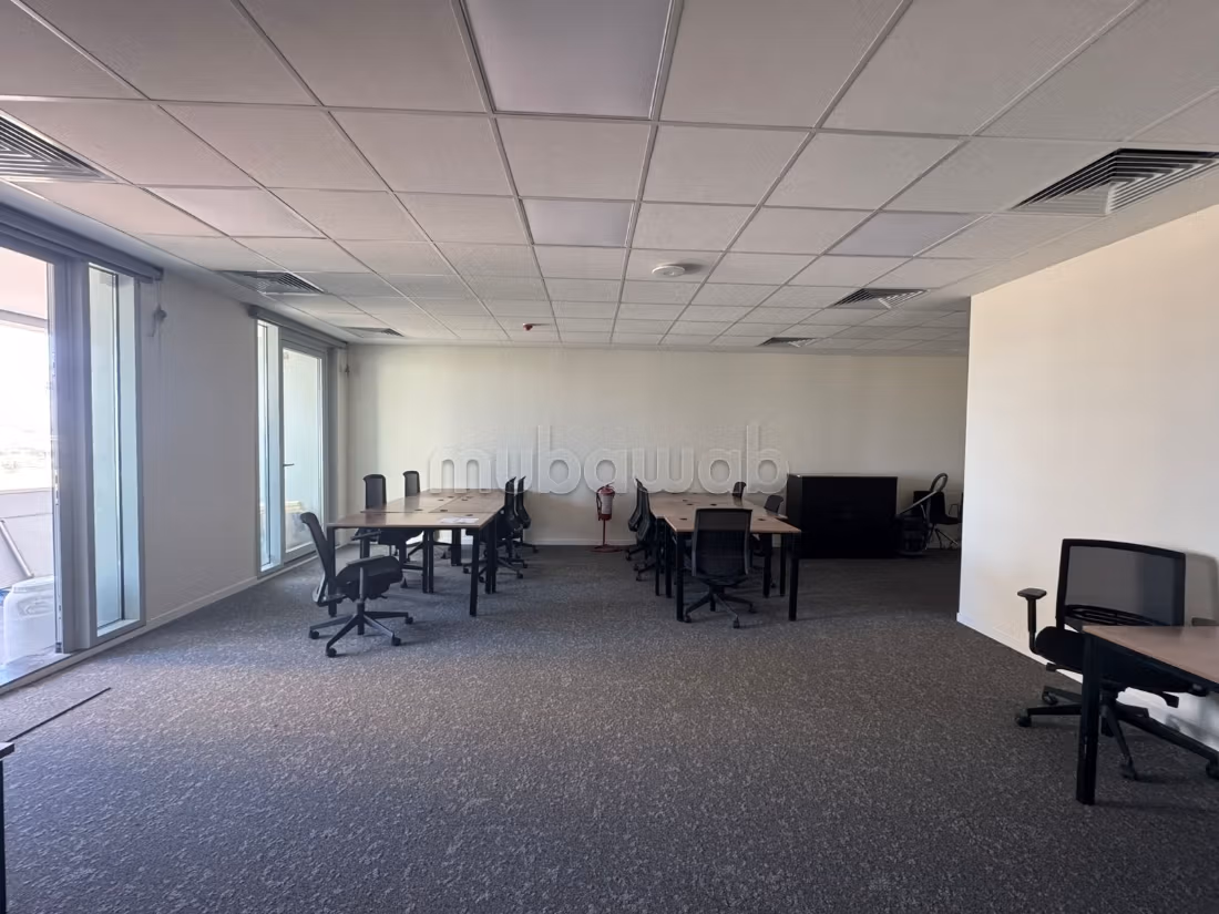 Oficina Prime de 70 M² Amueblada y Equipada Nueva