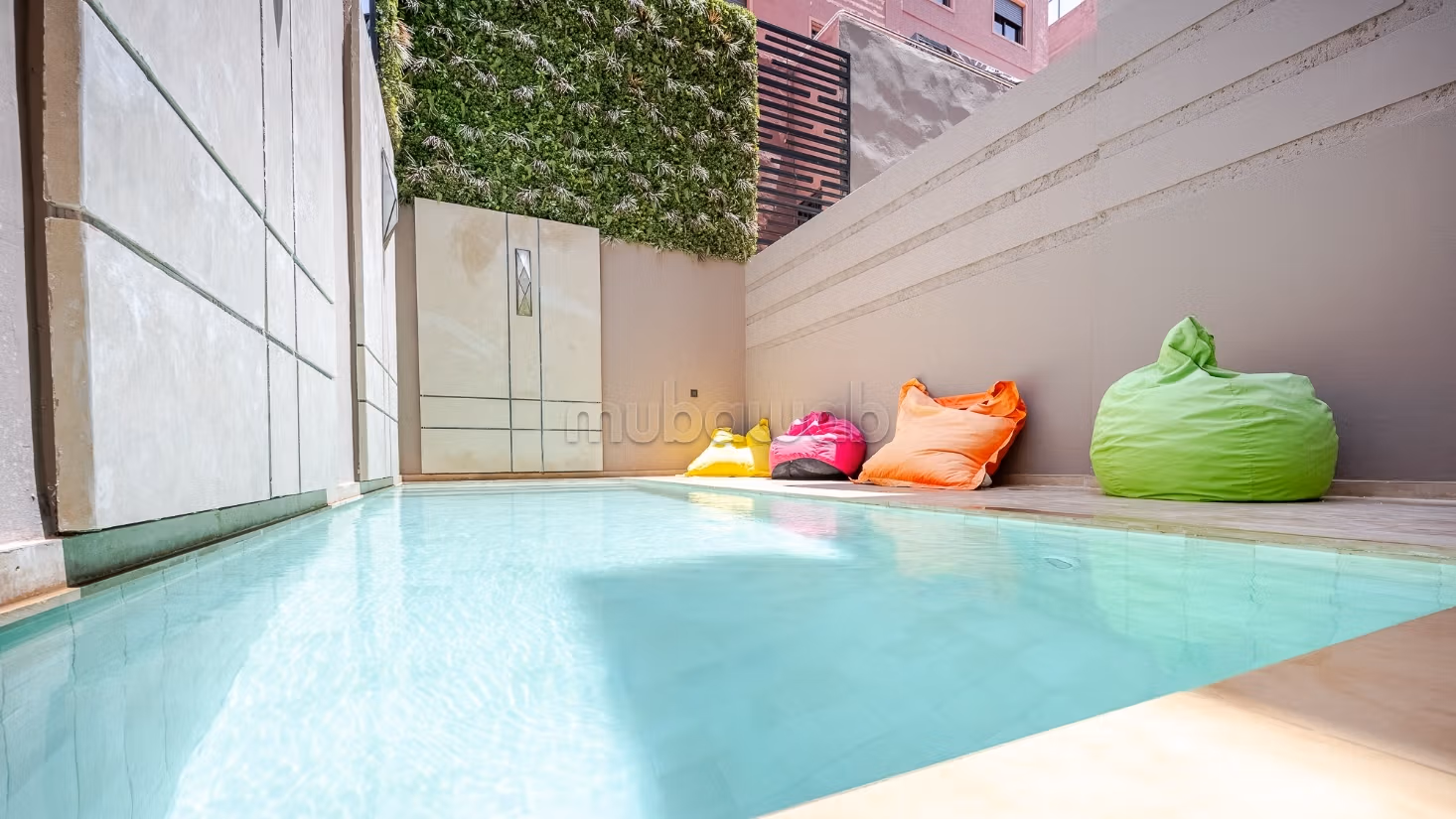 Appartement duplex piscine privée 2 ch