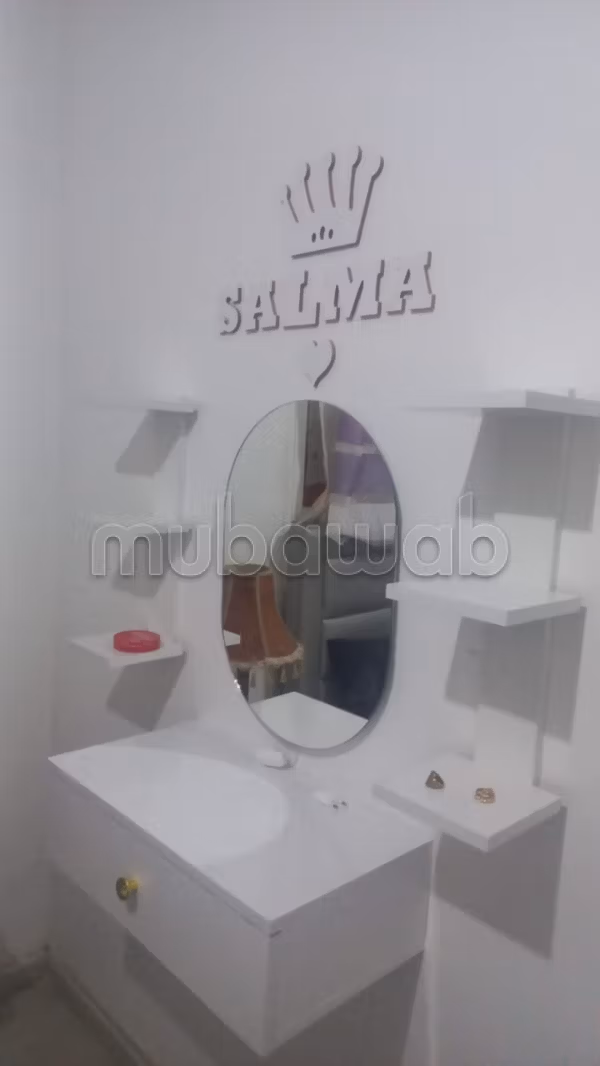 Bell'appartamento in affitto a Ait Melloul. 2 belle camere. Arredato