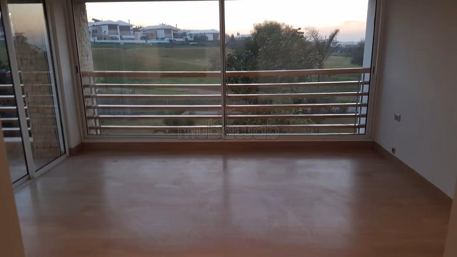 Semi-detached villa at CGI empty on the golf for long-term rental