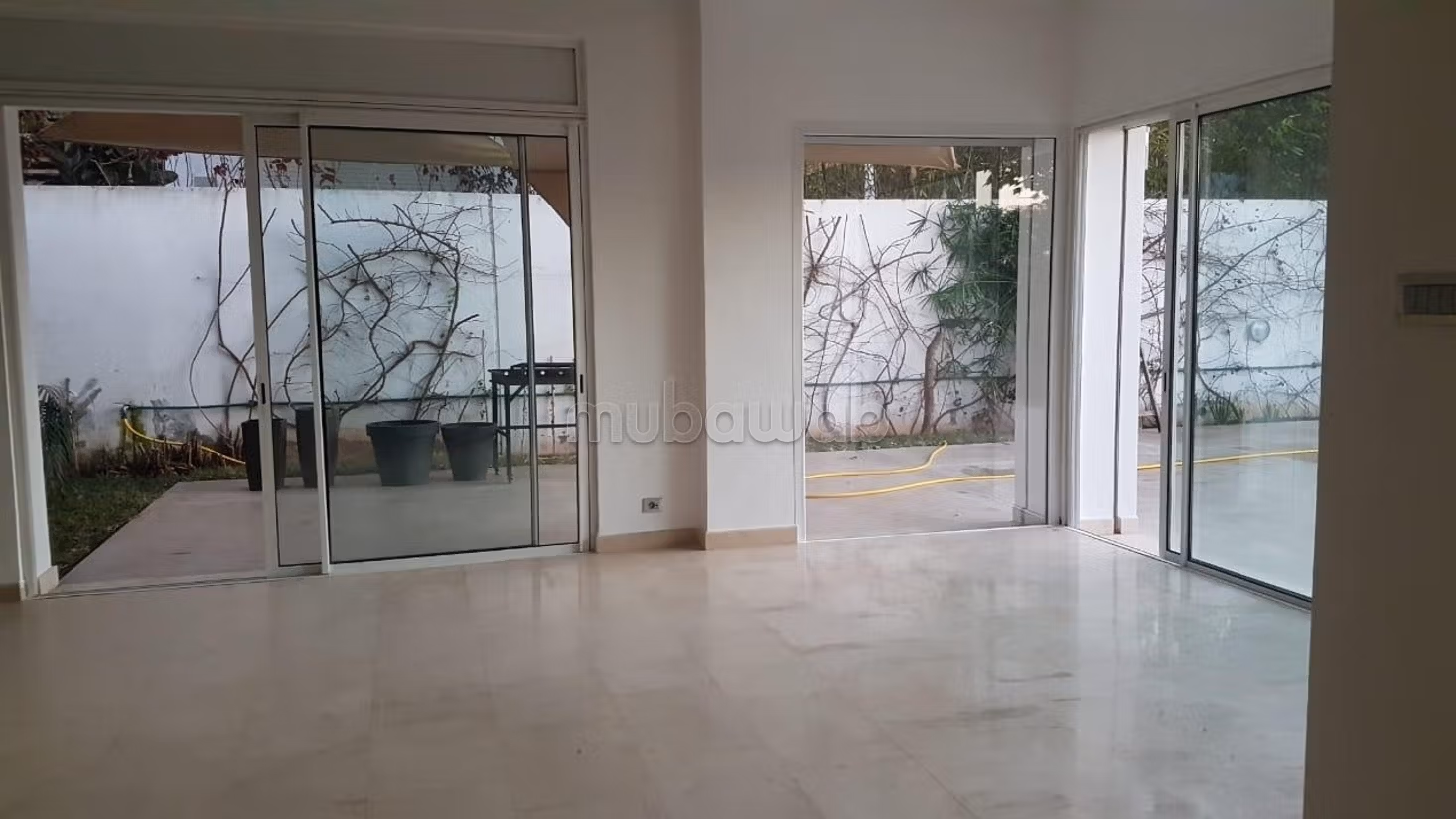 Semi-detached villa at CGI empty on the golf for long-term rental