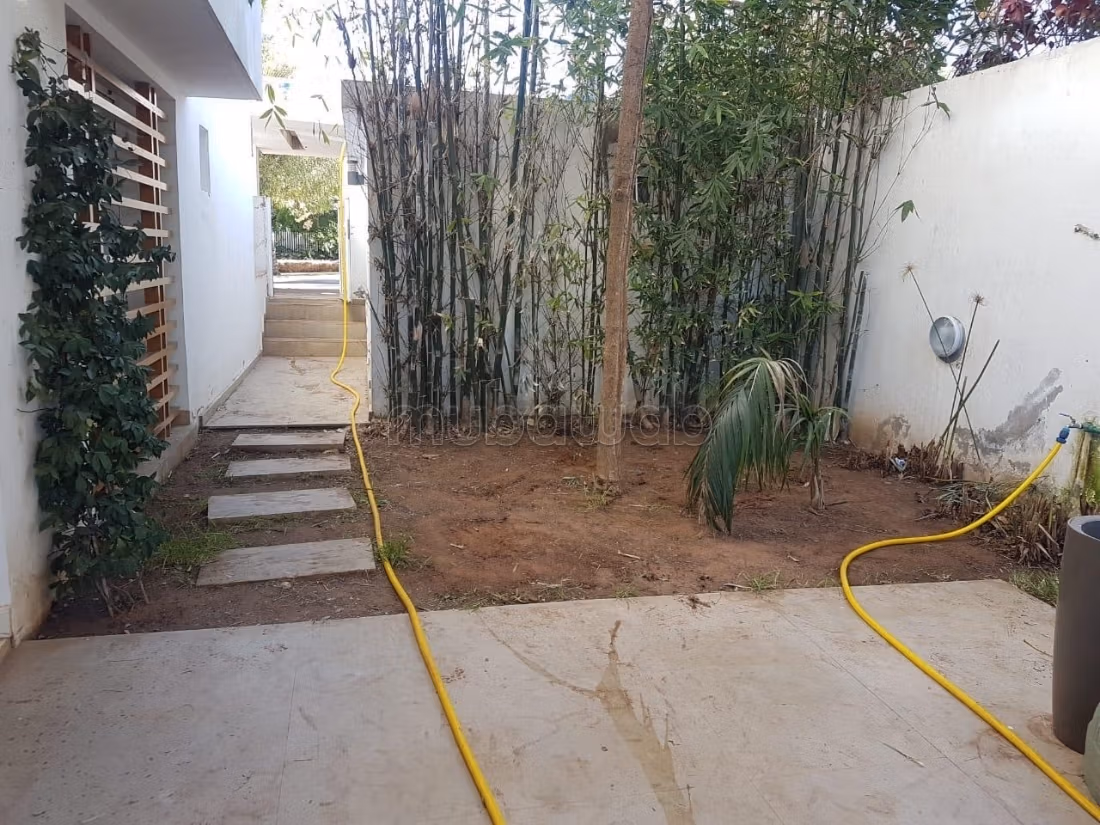Semi-detached villa at CGI empty on the golf for long-term rental