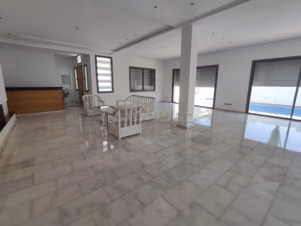 Villa for rent in the oasis 35000dh