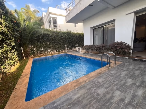 Luxury house for rent in Ain Diab. 3 rooms. Well furnished