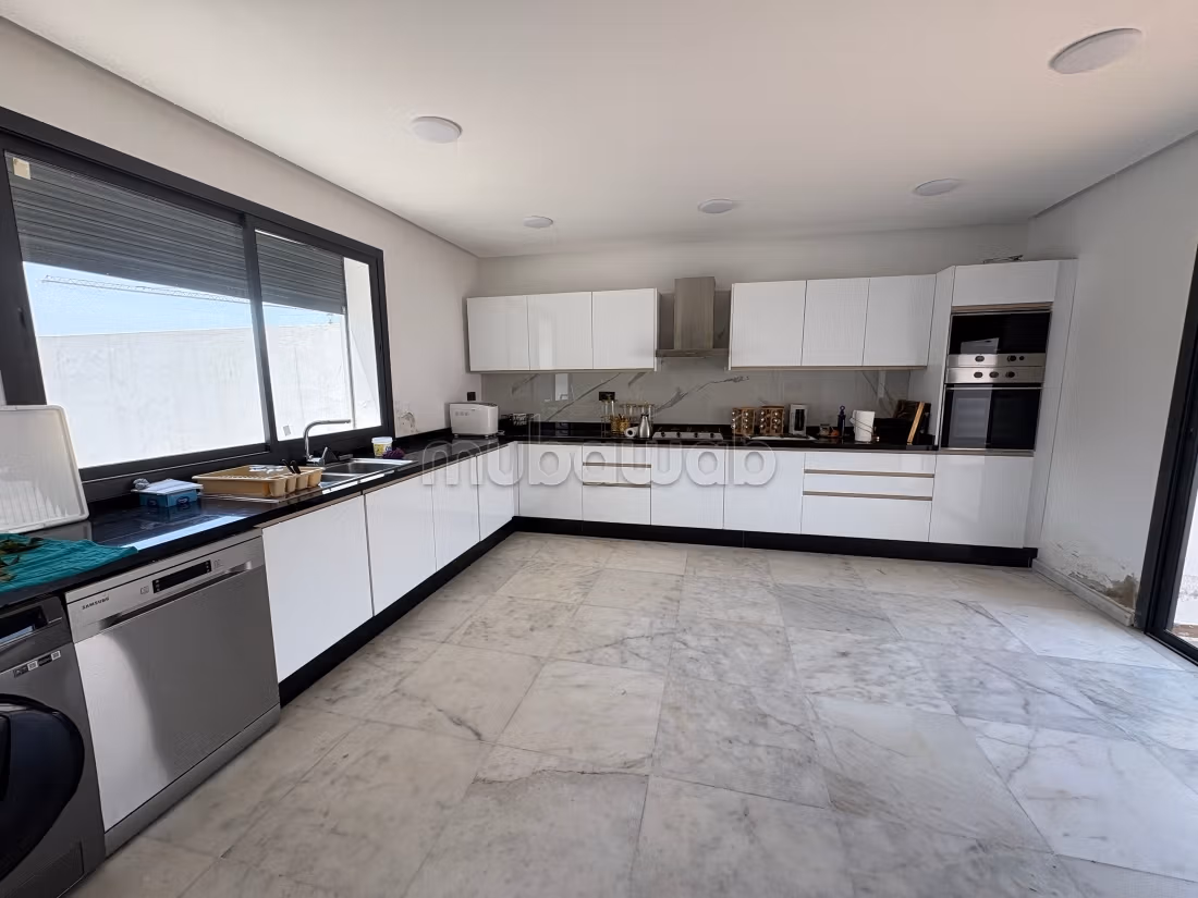 Modern villa with pool for rent empty or furnished