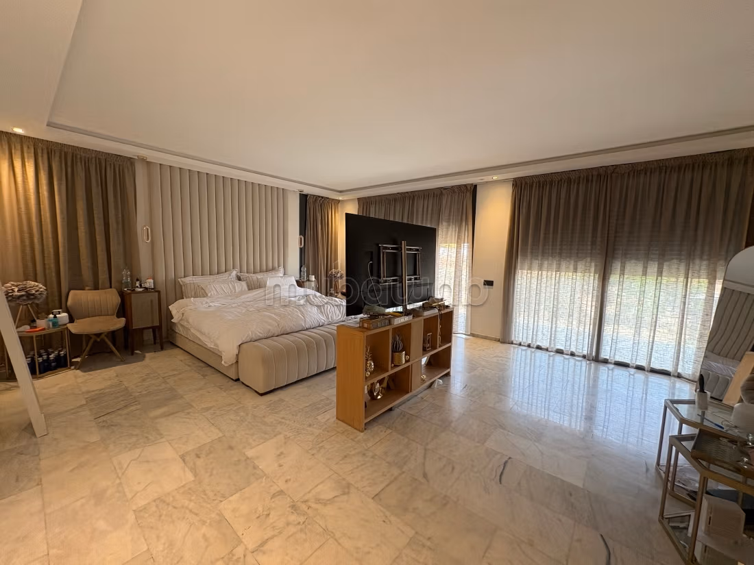 Modern villa with pool for rent empty or furnished