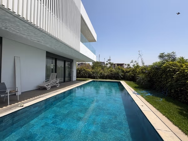 Modern villa with pool for rent empty or furnished