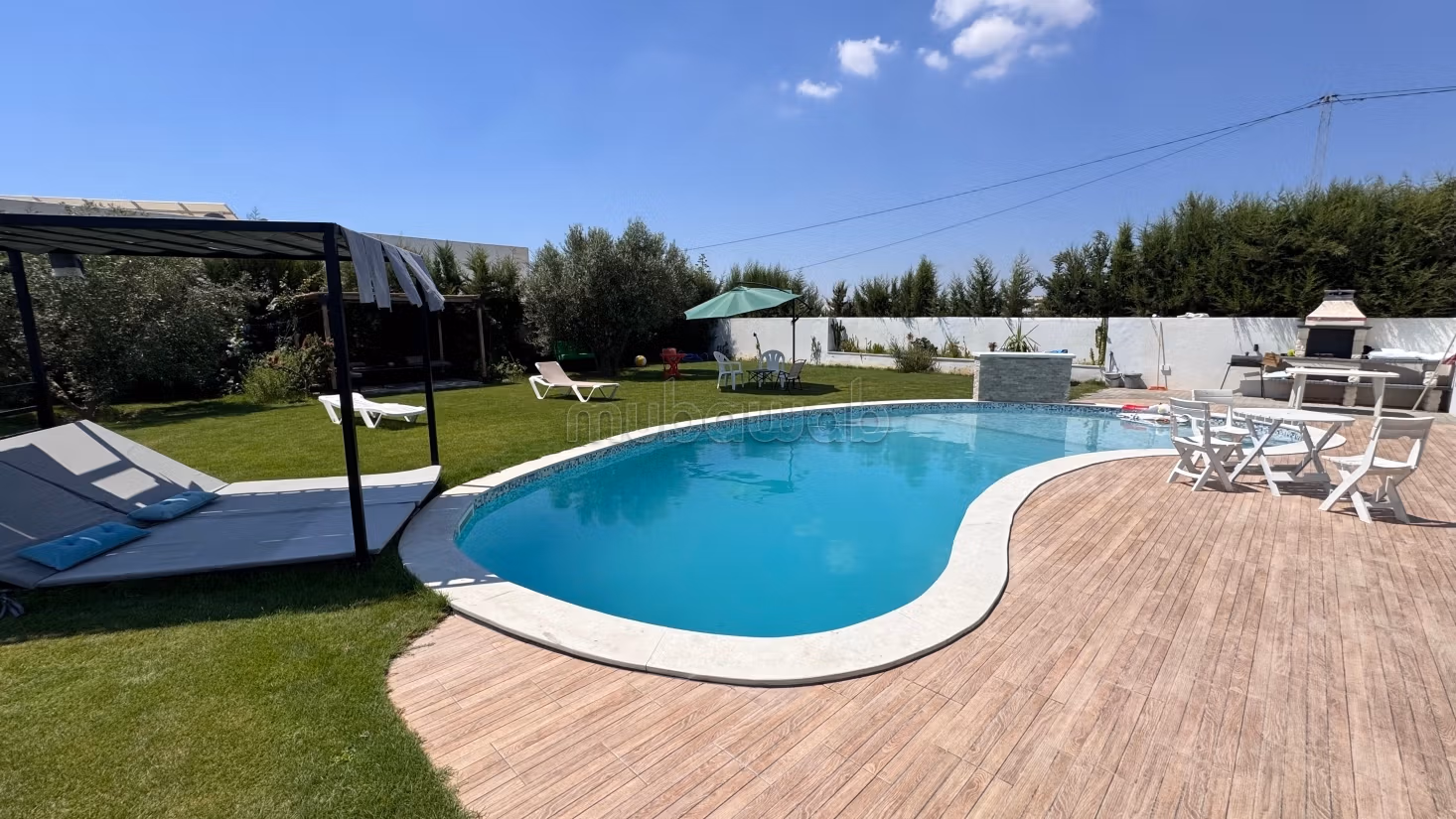 Villa with pool for rent for the summer