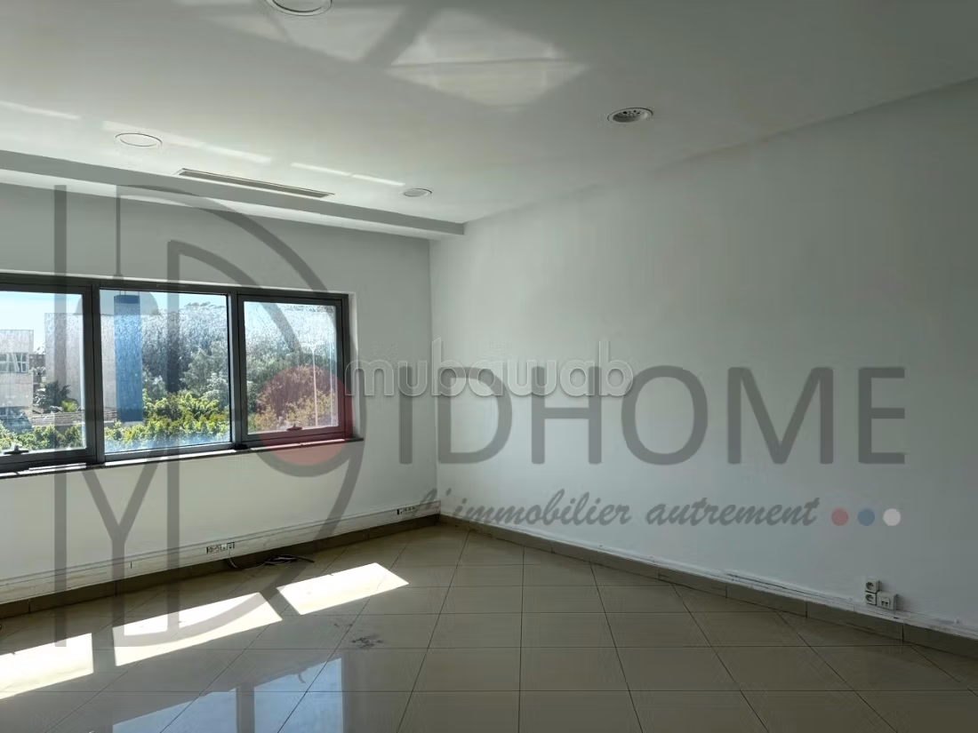 Ufficio moderno e luminoso in affitto a CUN