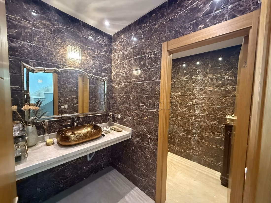 Villa d'exception à vendre à bouskoura