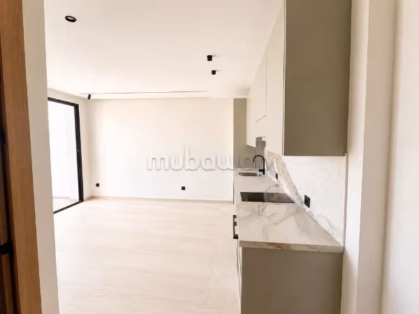 Appartement te huur in Oasis. 2 kamers. Conciërgeservice, airconditioning