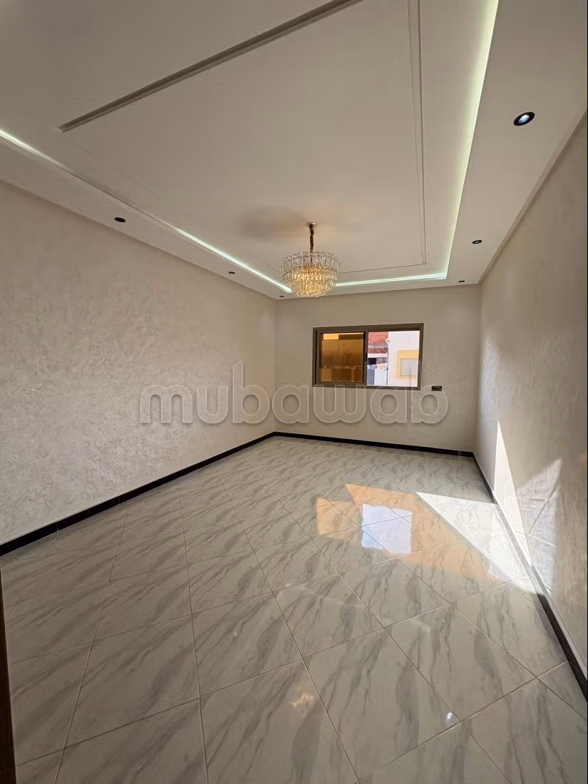Vend appartement à Alliance mehdia 2.2 belles chambres. Cui...