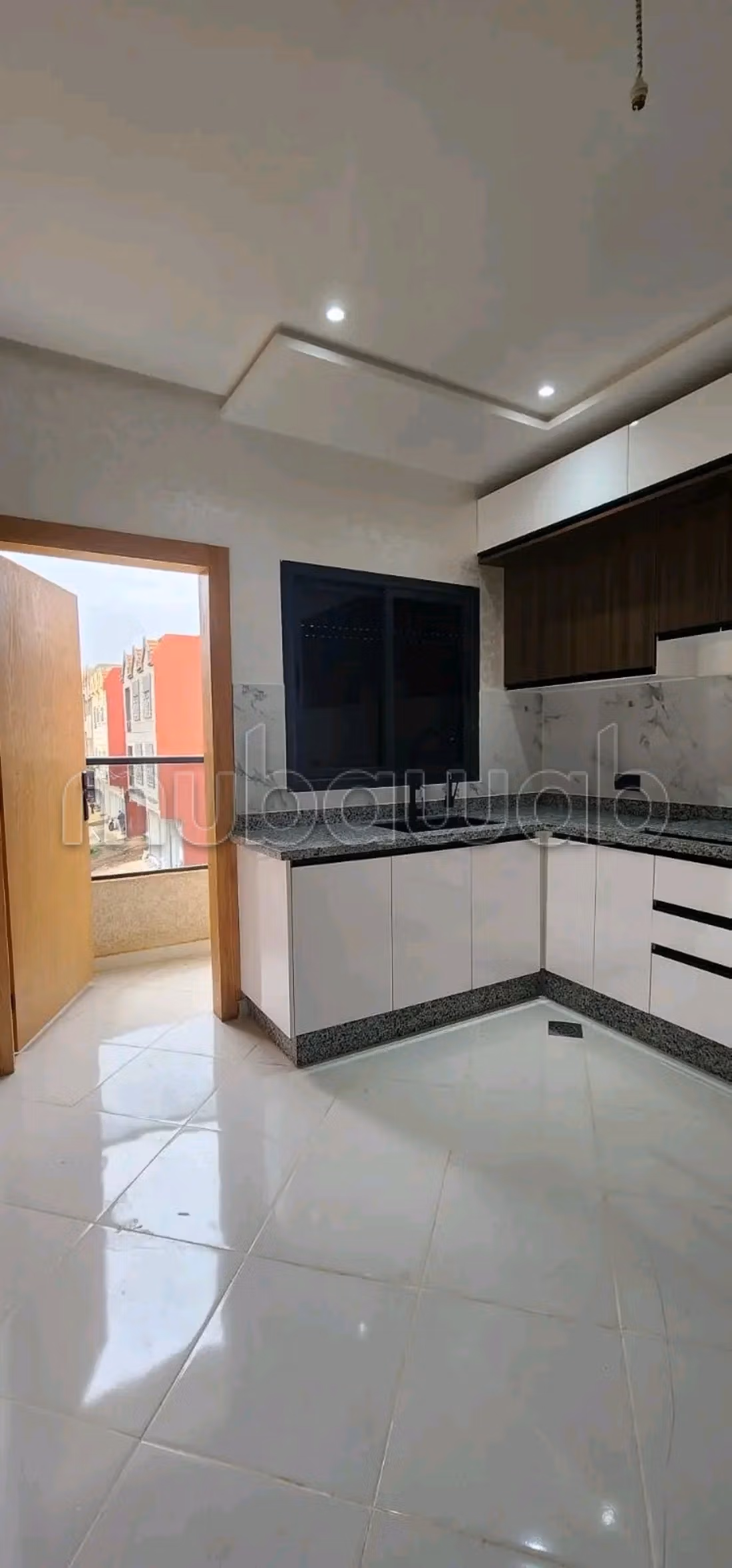 Apartment for sale in Azrou. Area 115 m². Moroccan lounge and satellite dish