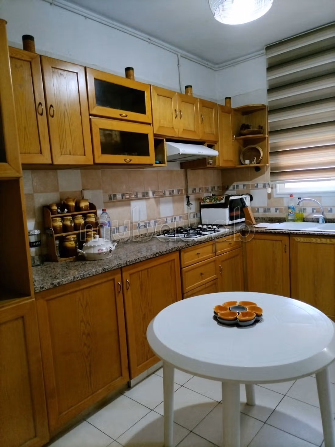 Appartamento stupendo in affitto a Al Aouina. 3 camere. Arredato